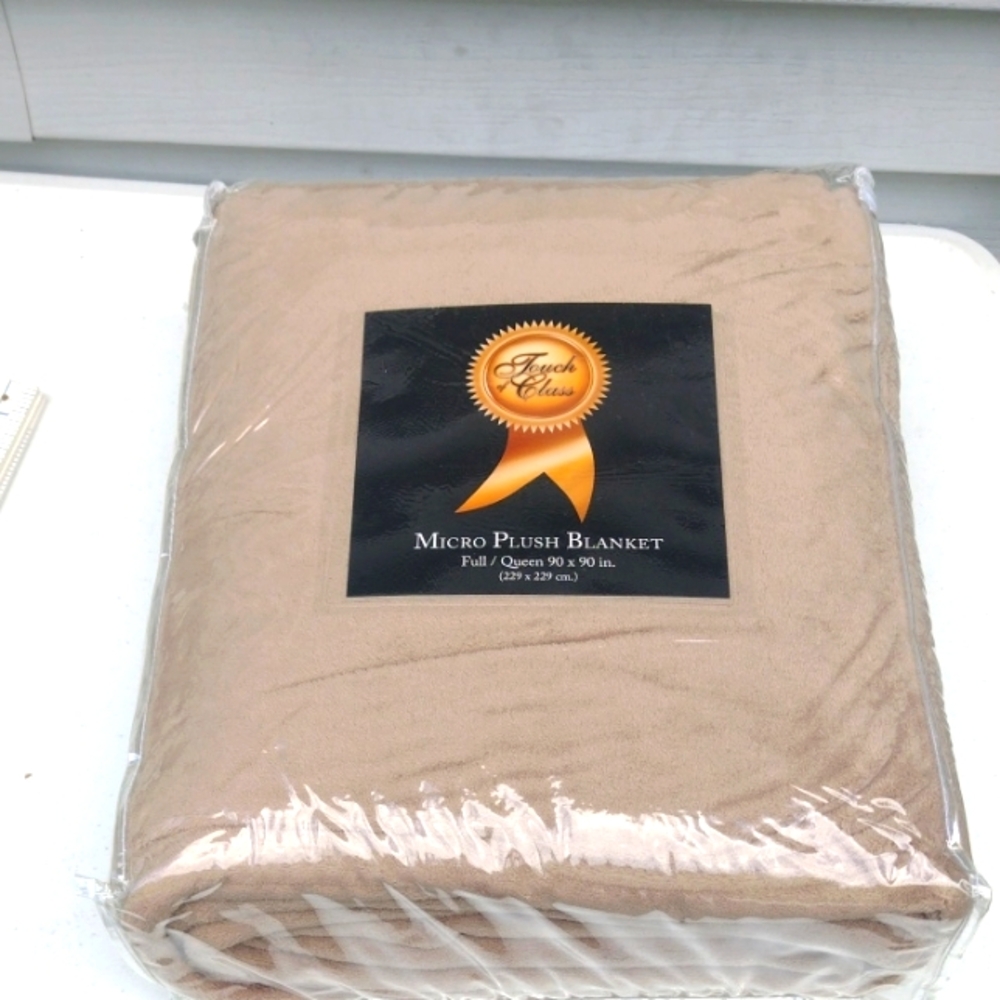 Touch Of Class Beige Micro Plush Blanket Full/ Queen 90X90 New